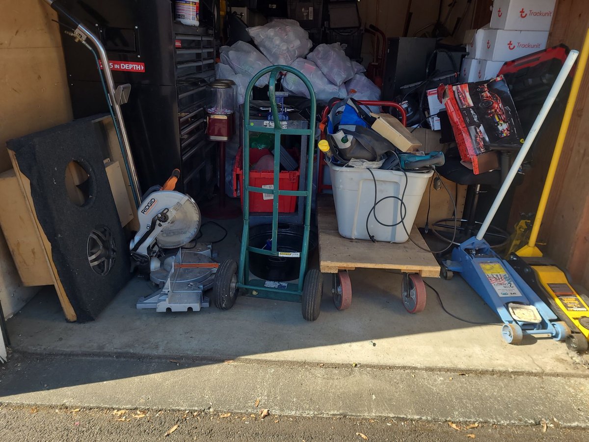 10 x 15 storage unit in Portland, OR