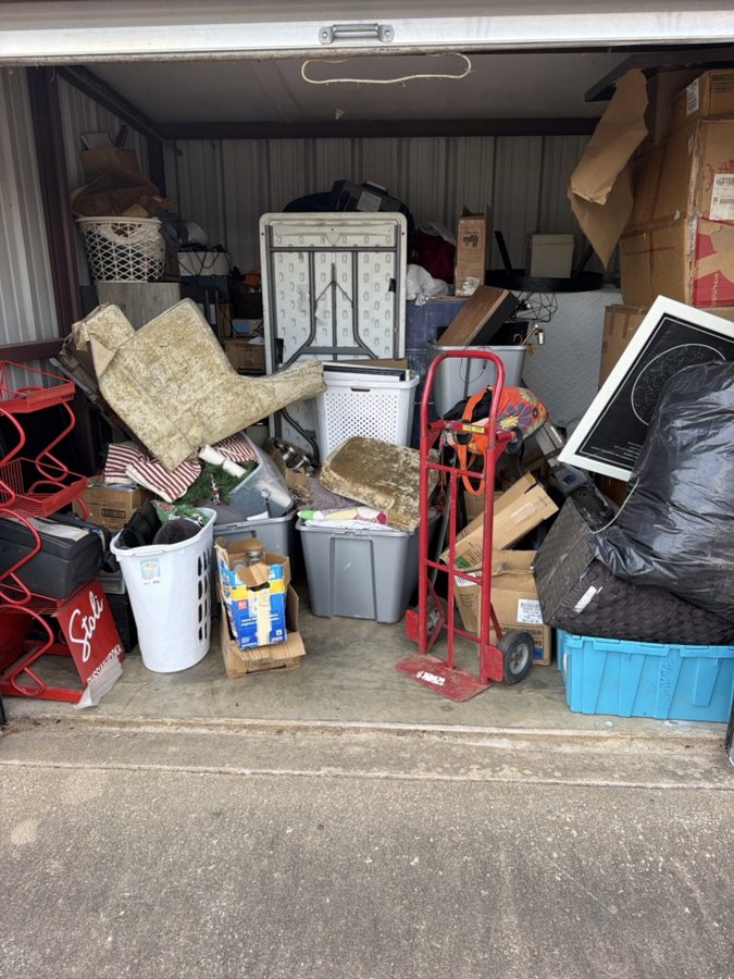 10 x 10 storage unit in Longview, TX
