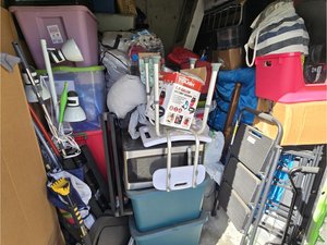10 x 10 storage unit in Islandia, NY
