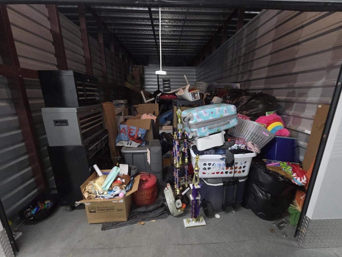 10 x 20 storage unit in Winchester, VA