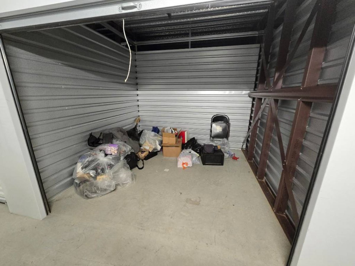 10 x 10 storage unit in Savannah, GA