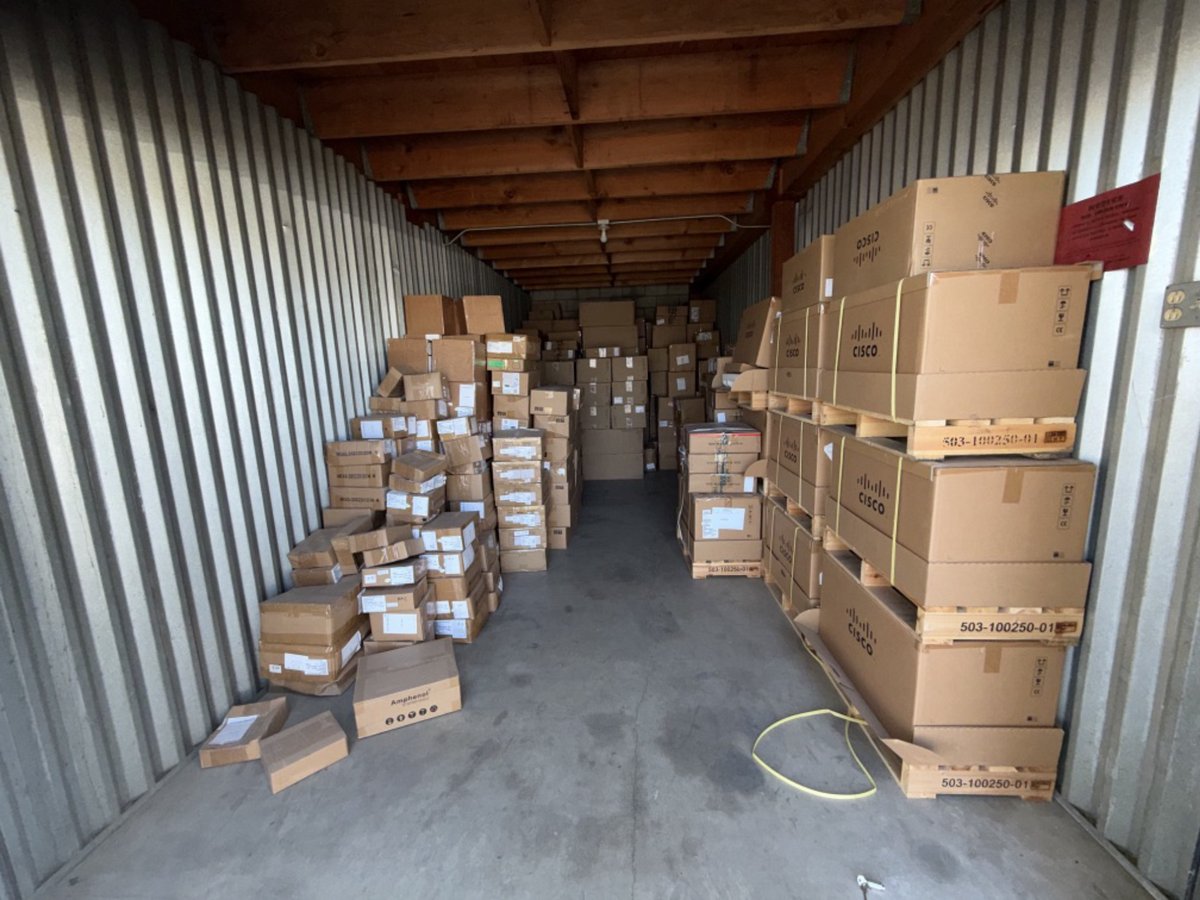 10 x 28 storage unit in North Hollywood, CA