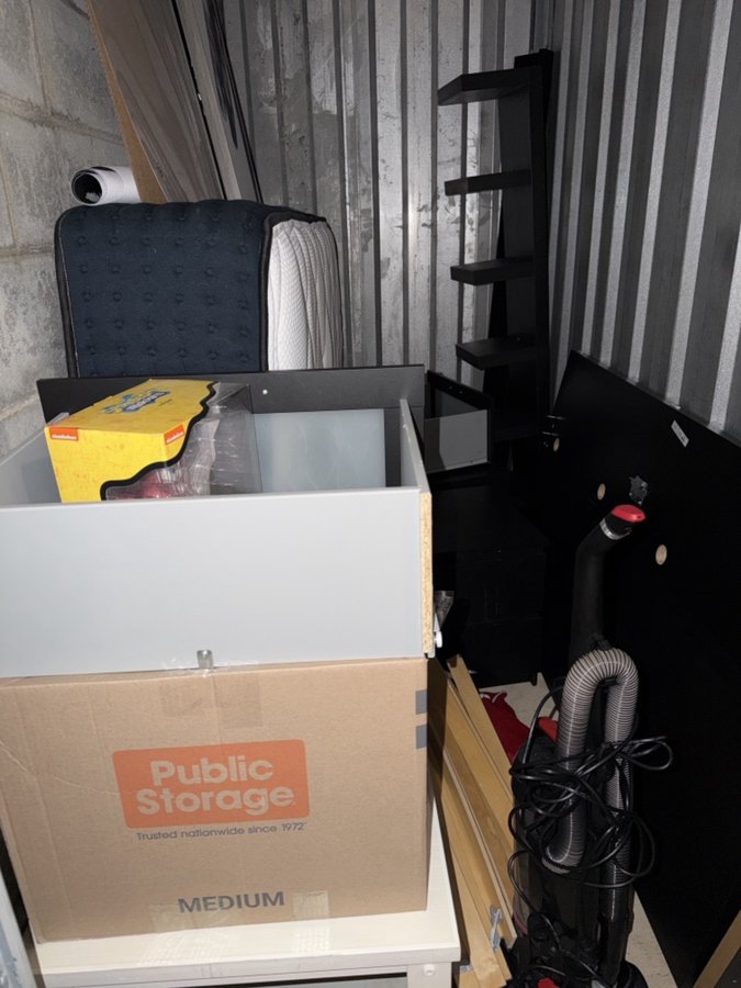 5 x 10 storage unit in Alexandria, VA