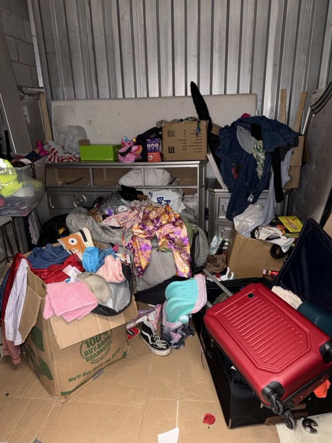 10 x 10 storage unit in Alexandria, VA