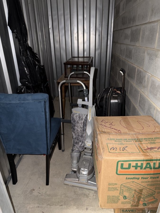 5 x 10 storage unit in Alexandria, VA