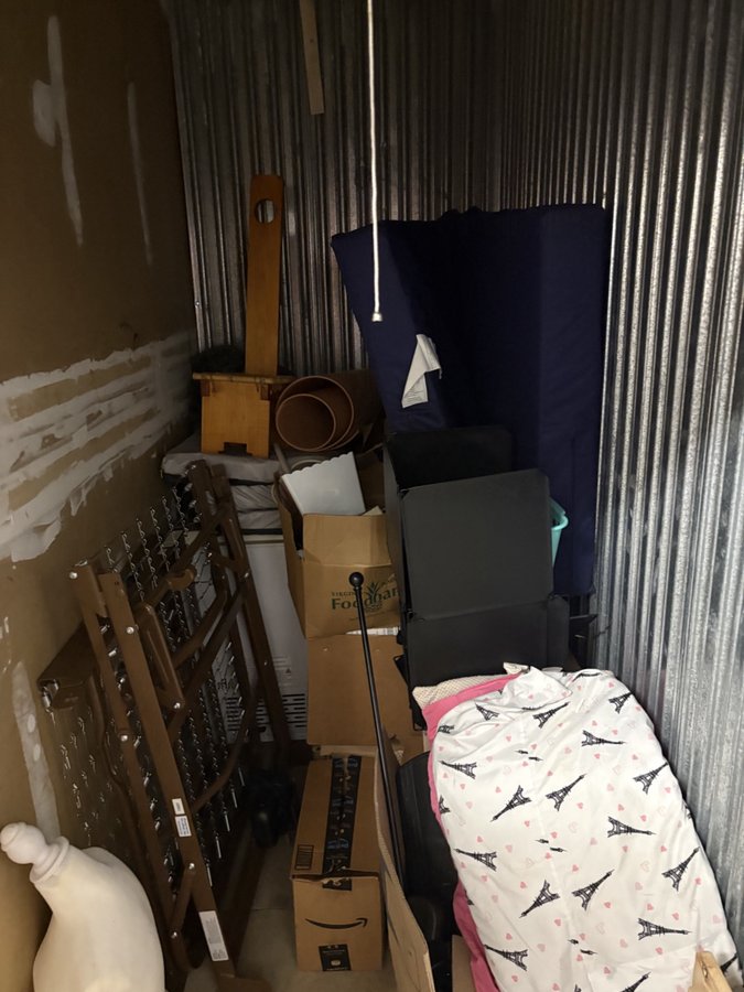 4 x 10 storage unit in Newport News, VA