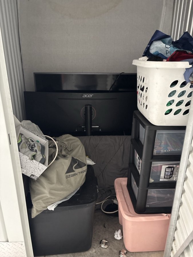 5 x 5 storage unit in Dallas, TX
