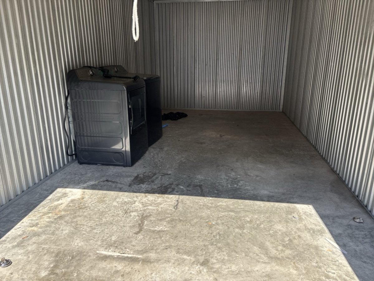 10 x 20 storage unit in Dallas, TX