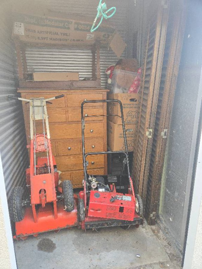5 x 5 storage unit in Overland Park, KS