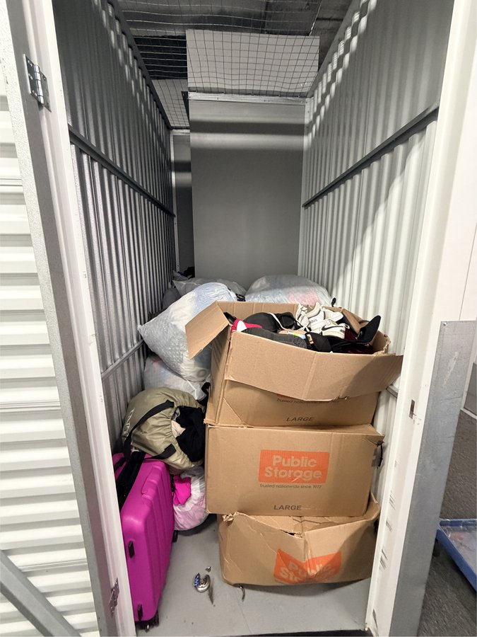 4 x 5 storage unit in Los Angeles, CA