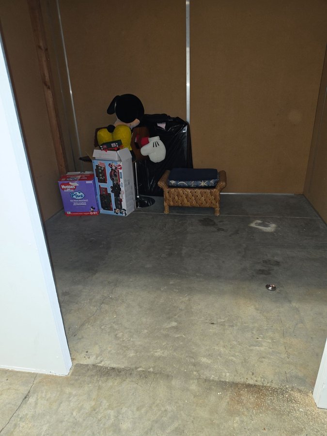 10 x 10 storage unit in Beaverton, OR