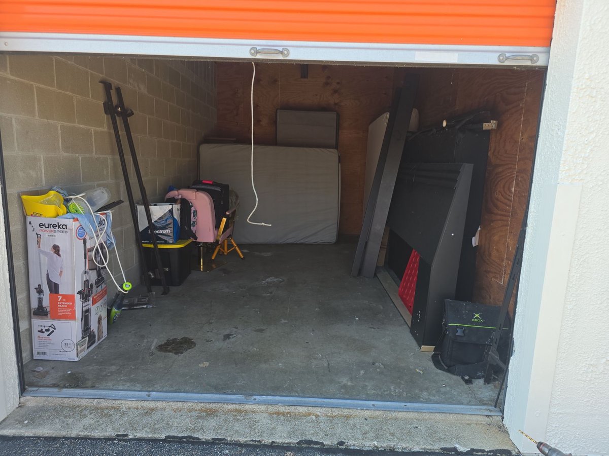 10 x 17 storage unit in Dayton, OH