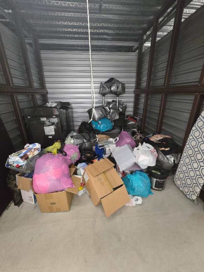 10 x 10 storage unit in Savannah, GA