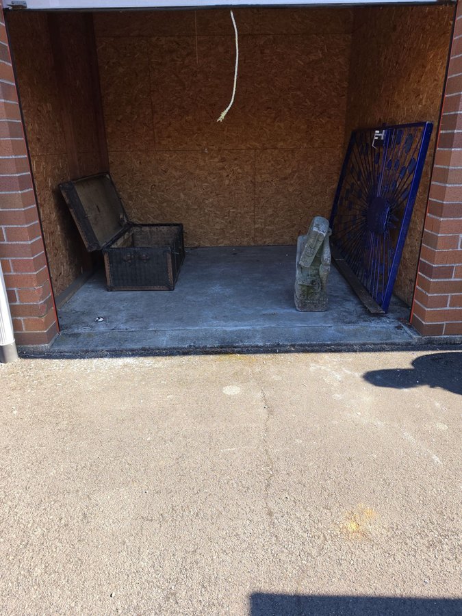 10 x 10 storage unit in Beaverton, OR
