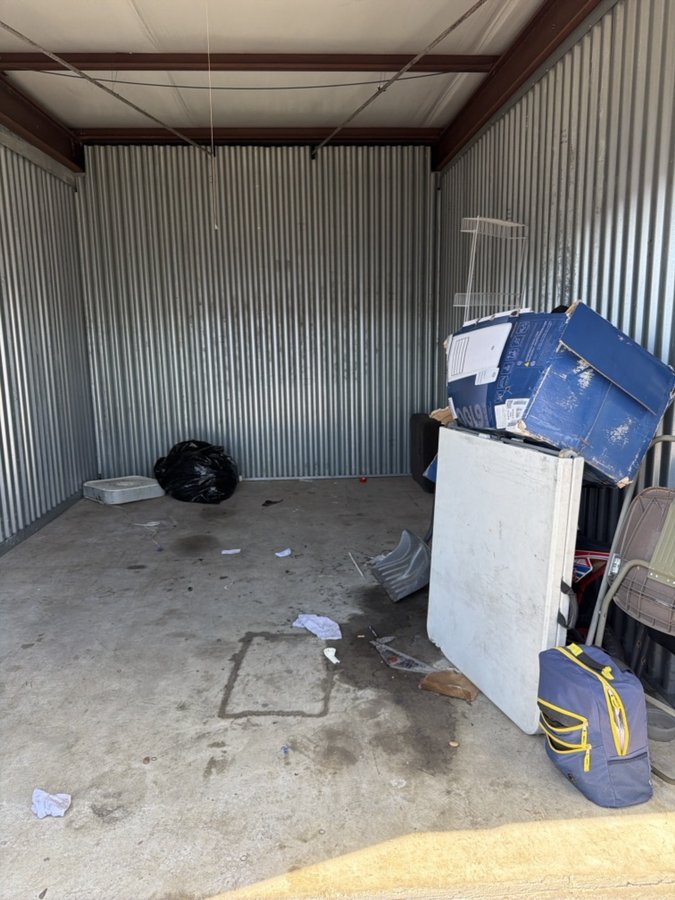 10 x 15 storage unit in Warren, MI