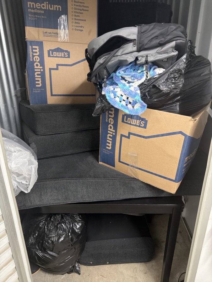 5 x 10 storage unit in Warren, MI