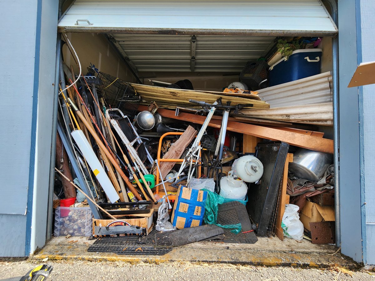 10 x 10 storage unit in Chehalis, WA
