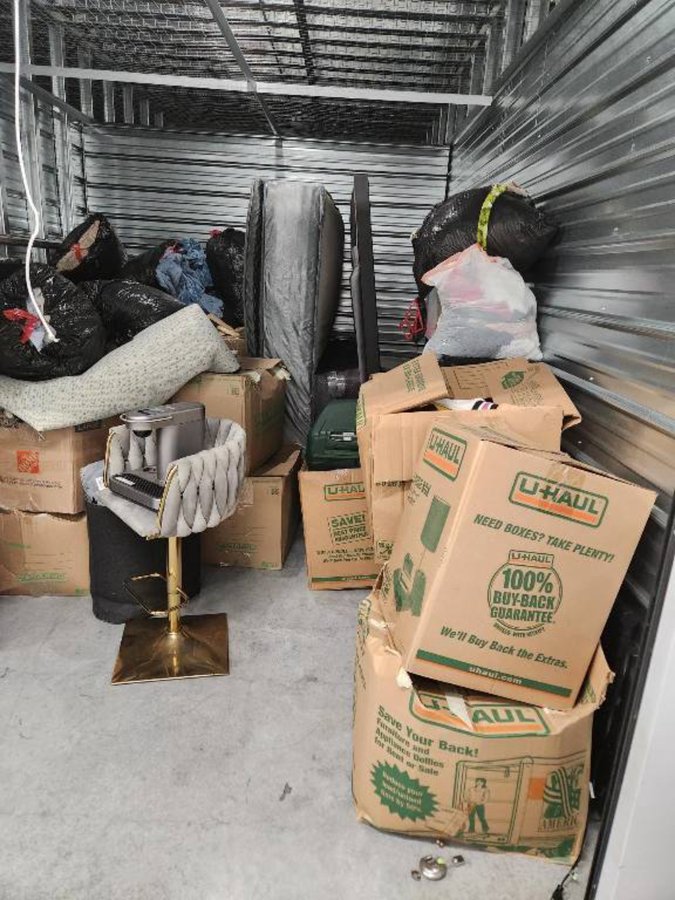 10 x 15 storage unit in Roseville, MN