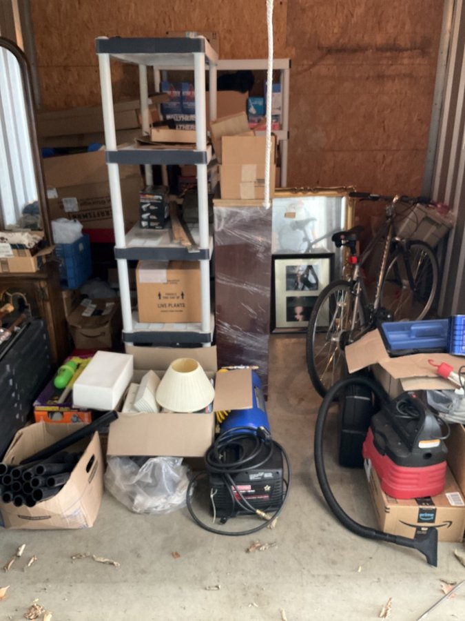 10 x 10 storage unit in Louisville, KY