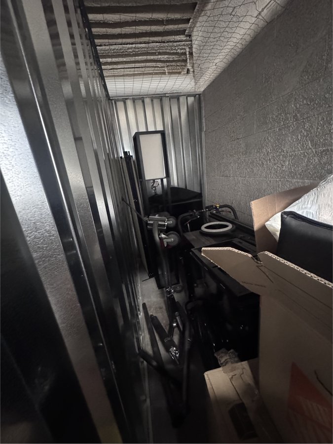 5 x 11 storage unit in Philadelphia, PA