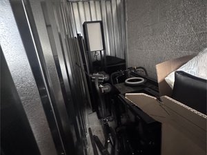 5 x 11 storage unit in Philadelphia, PA