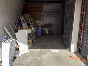 10 x 20 storage unit in Lansing, IL