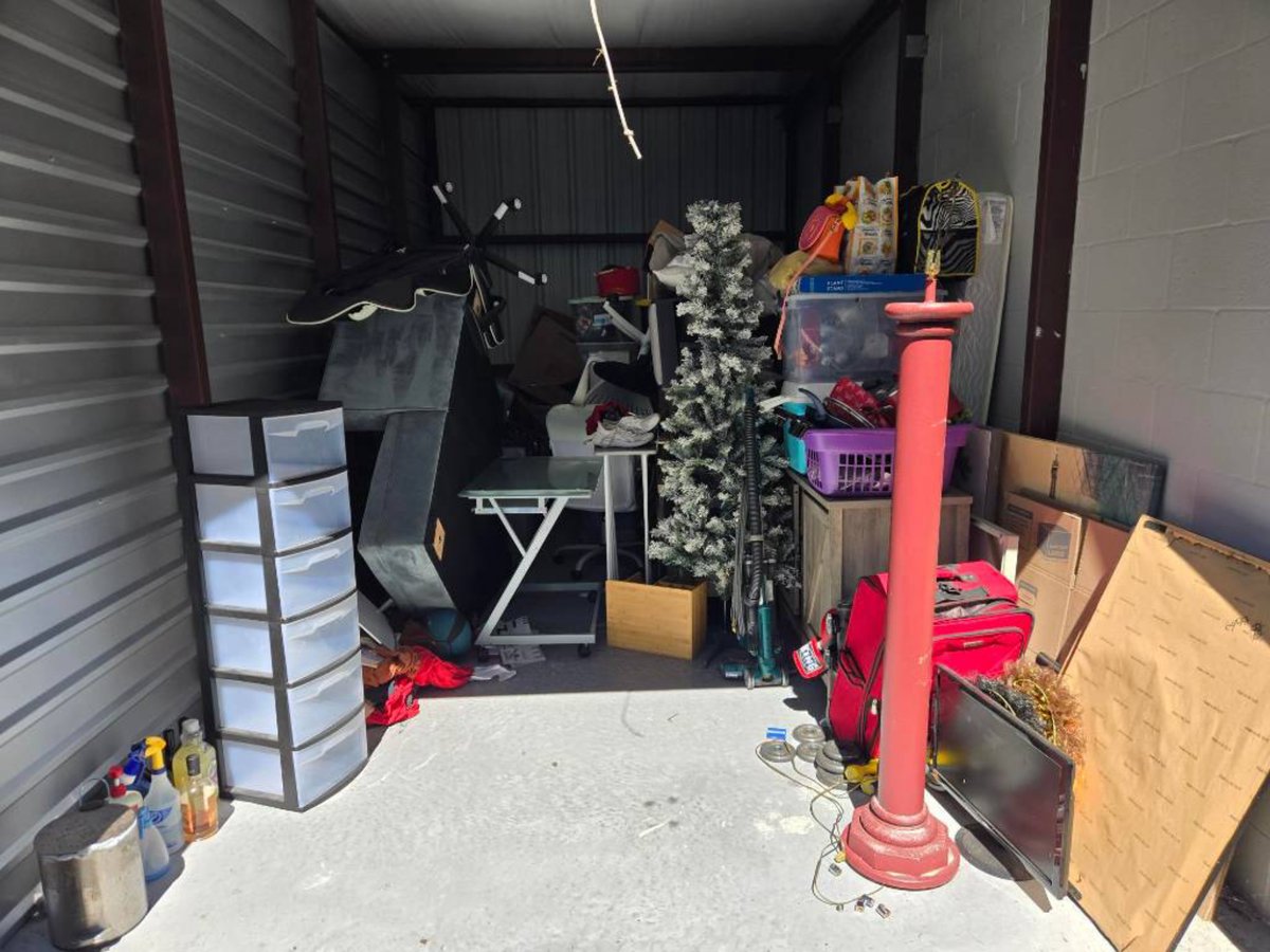 10 x 20 storage unit in Port Richey, FL