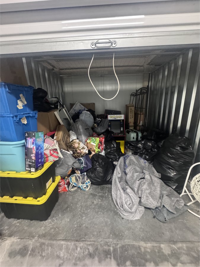 10 x 11 storage unit in Philadelphia, PA