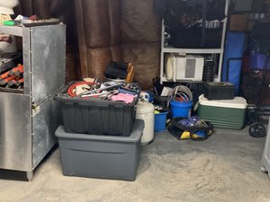 10 x 30 storage unit in Louisville, KY