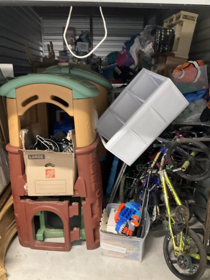 10 x 20 storage unit in Louisville, KY