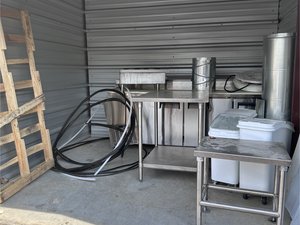 10 x 10 storage unit in Canyon Lake, TX