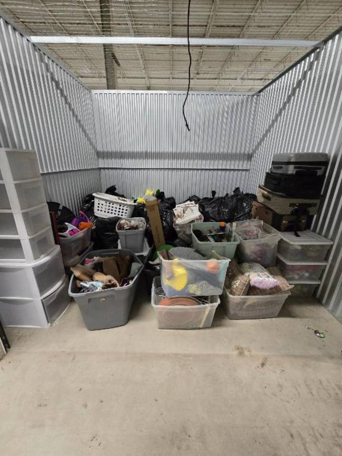 10 x 10 storage unit in Oklahoma City, OK