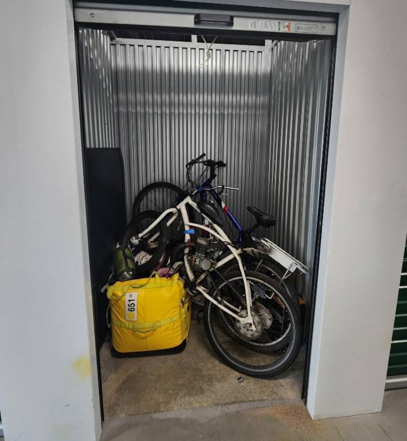 5 x 5 storage unit in Chicago, IL