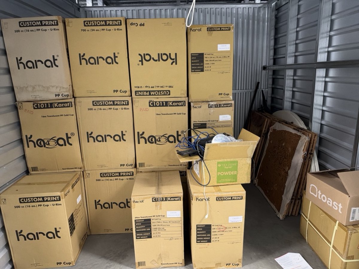 10 x 10 storage unit in Orange, CA