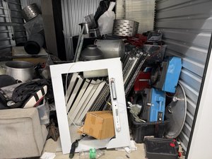 10 x 10 storage unit in Orange, CA