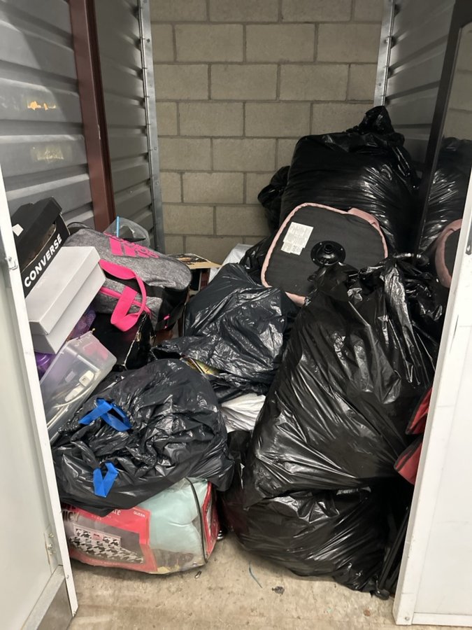 5 x 7 storage unit in Anaheim, CA