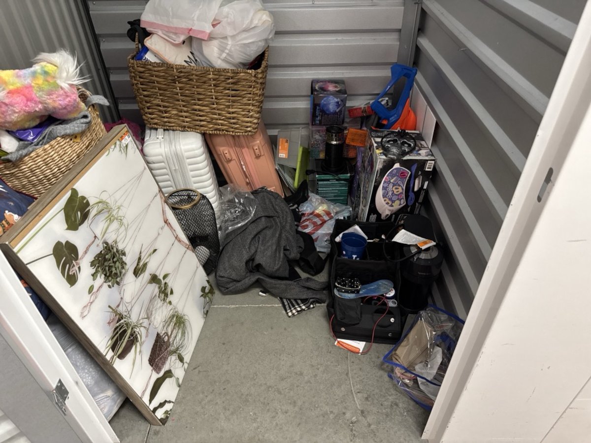 5 x 5 storage unit in Orange, CA