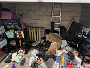 7 x 10 storage unit in Anaheim, CA