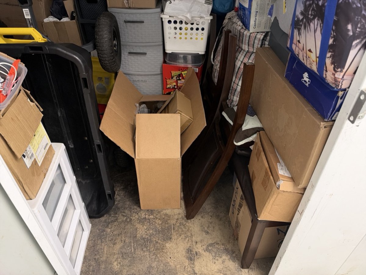 8 x 10 storage unit in Anaheim, CA