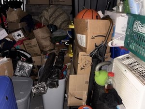 10 x 10 storage unit in Lansing, IL