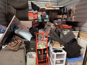 10 x 10 storage unit in Orange, CA