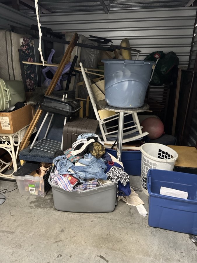 10 x 10 storage unit in Eastpointe, MI