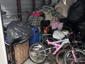 10 x 10 storage unit in Eastpointe, MI