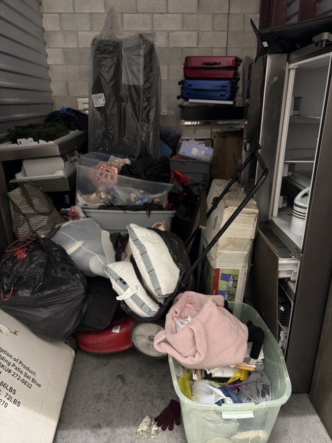 10 x 15 storage unit in Eastpointe, MI
