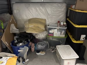 10 x 10 storage unit in Eastpointe, MI
