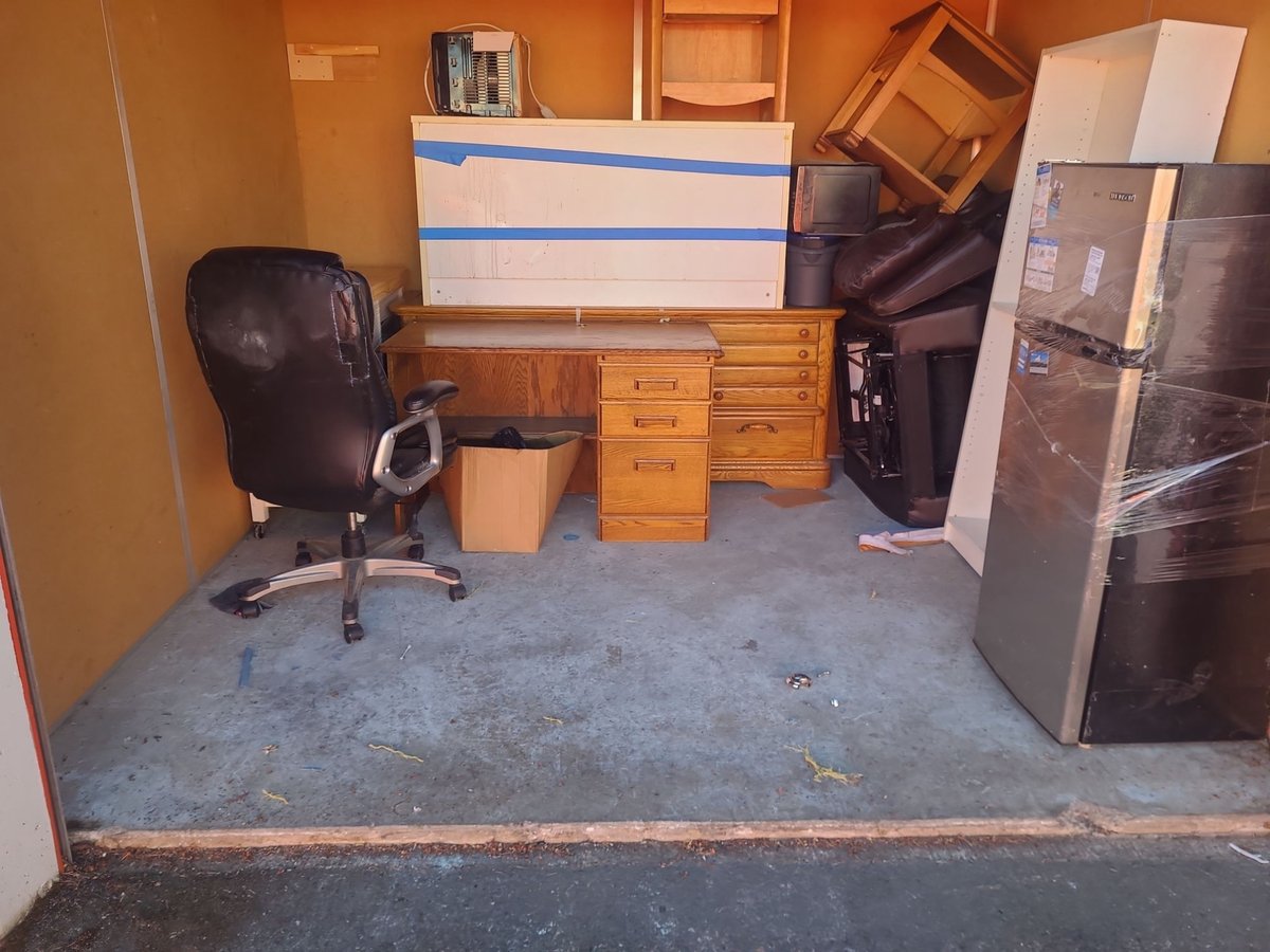 10 x 10 storage unit in Portland, OR
