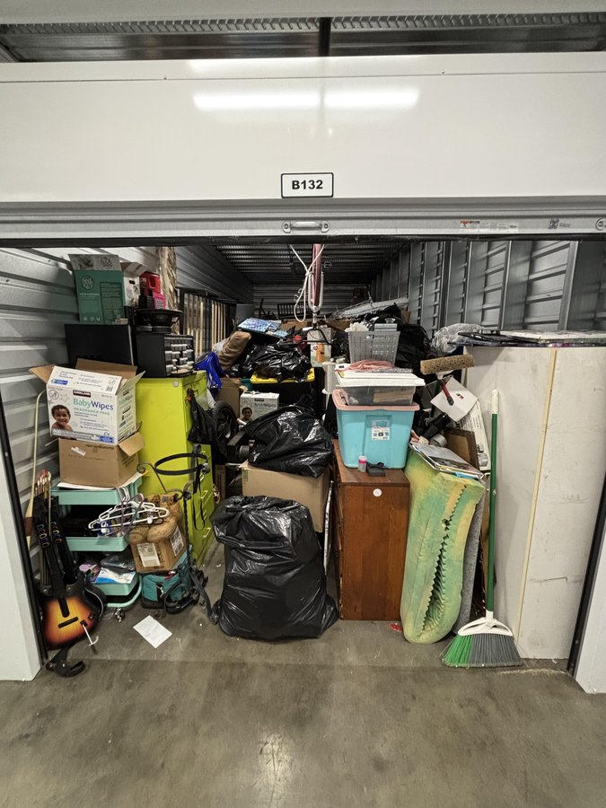 10 x 25 storage unit in Kelso, WA