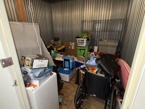10 x 10 storage unit in North Hollywood, CA
