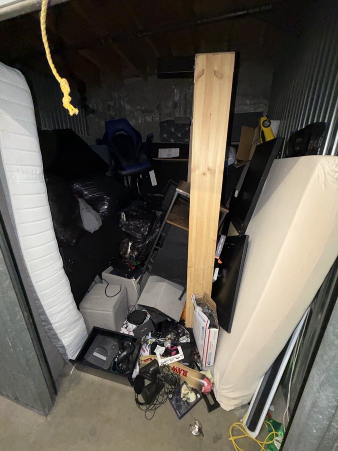10 x 10 storage unit in North Hollywood, CA