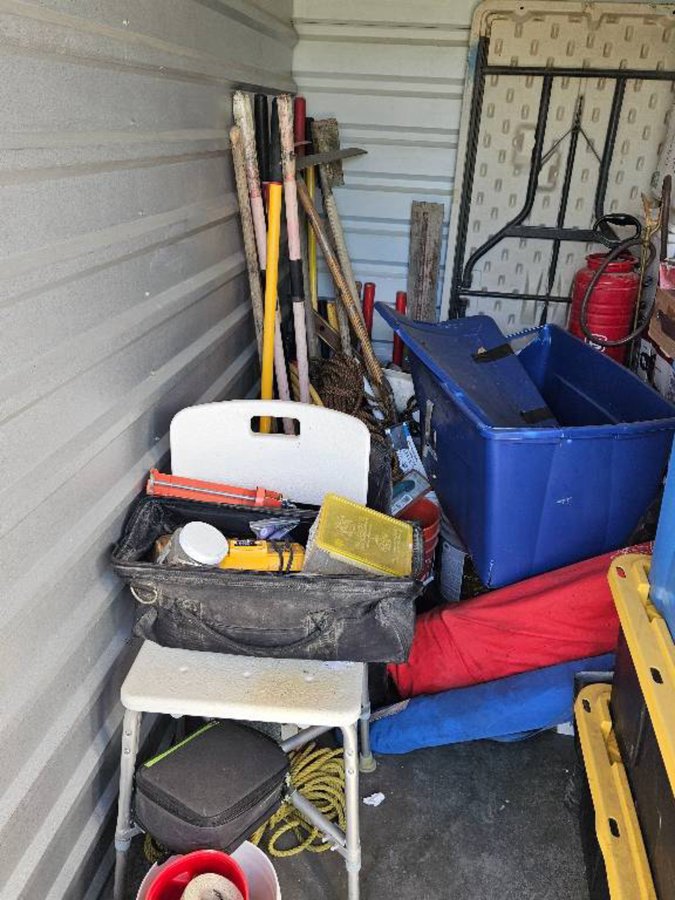 5 x 10 storage unit in Sacramento, CA